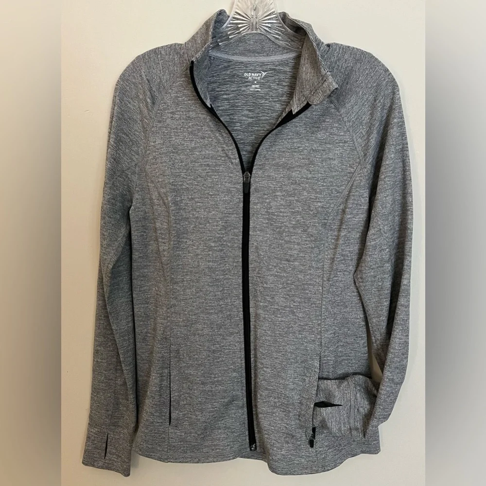 EUC Old Navy Women’s Gray/Black Active Full Zip Jacket, Long Sleeve; Size M